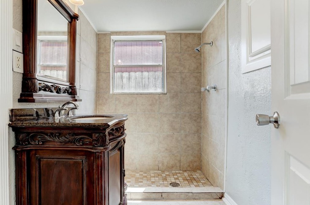 2516 Raspberry Ln, Pasadena TX 77502-5340 exterior