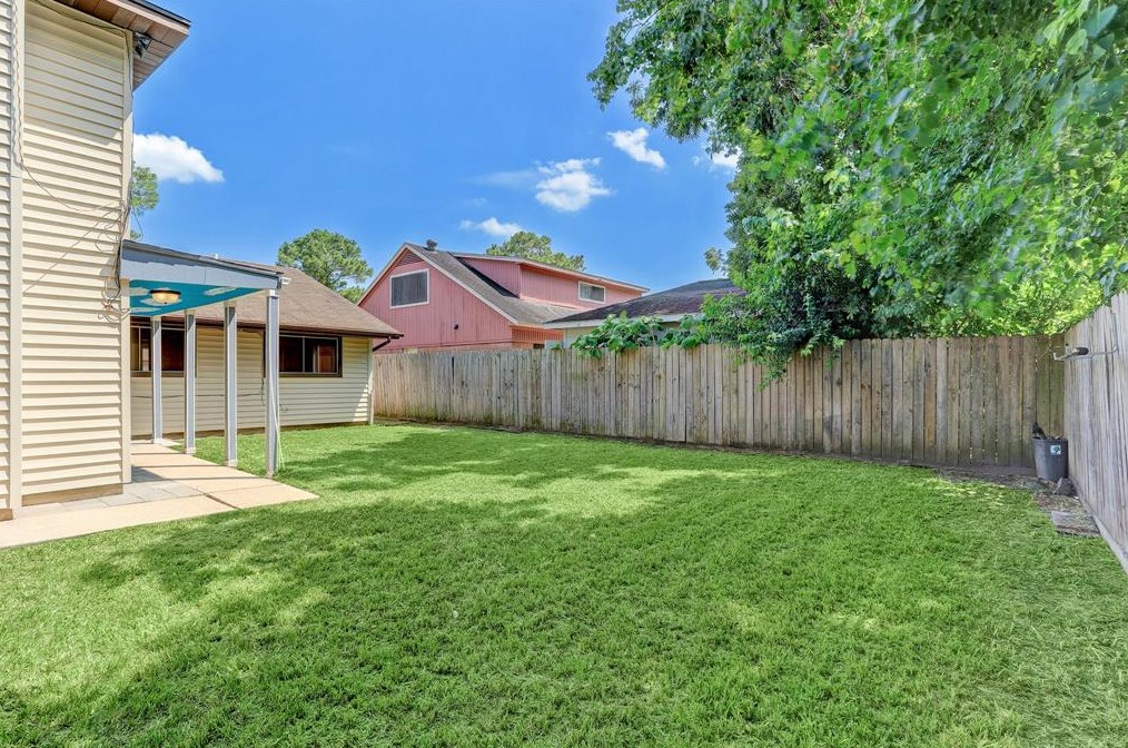 2516 Raspberry Ln, Pasadena TX 77502-5340 exterior