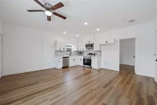 8211 Barlow St, Houston, TX 77028 - Photo 2