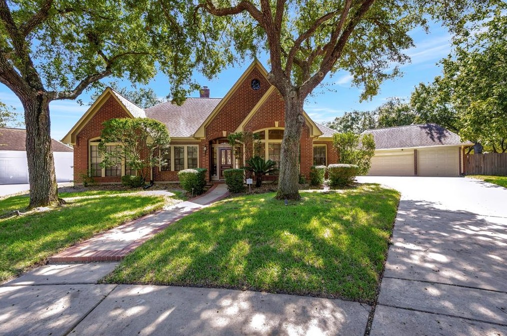 1802 Peach Brook Ct, Houston, TX 77062-2332