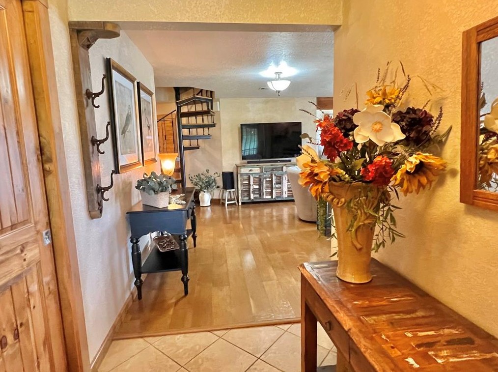6055 Trackside Rd, Chappell Hill, TX 77426