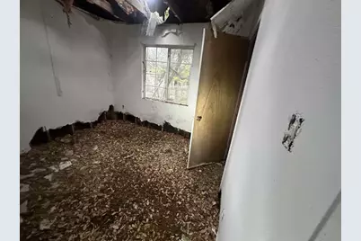 855 15th W, Lakehills, TX 78063 - Photo 14