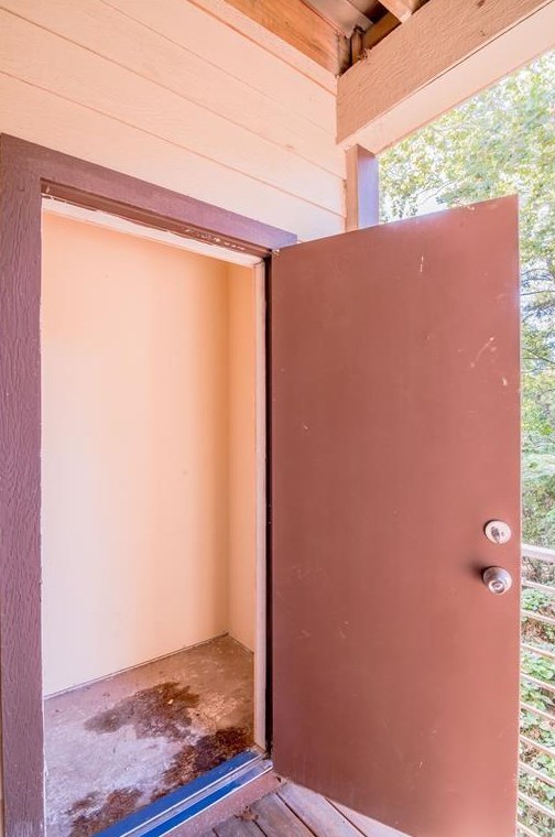 1239 20th St, Huntsville TX  77340-5111 exterior