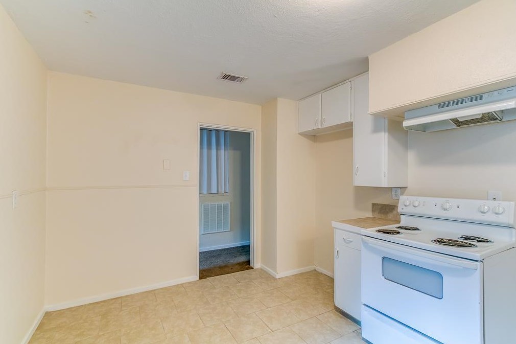 5458 Crooked Creek Dr, Houston TX  77017-7110 exterior