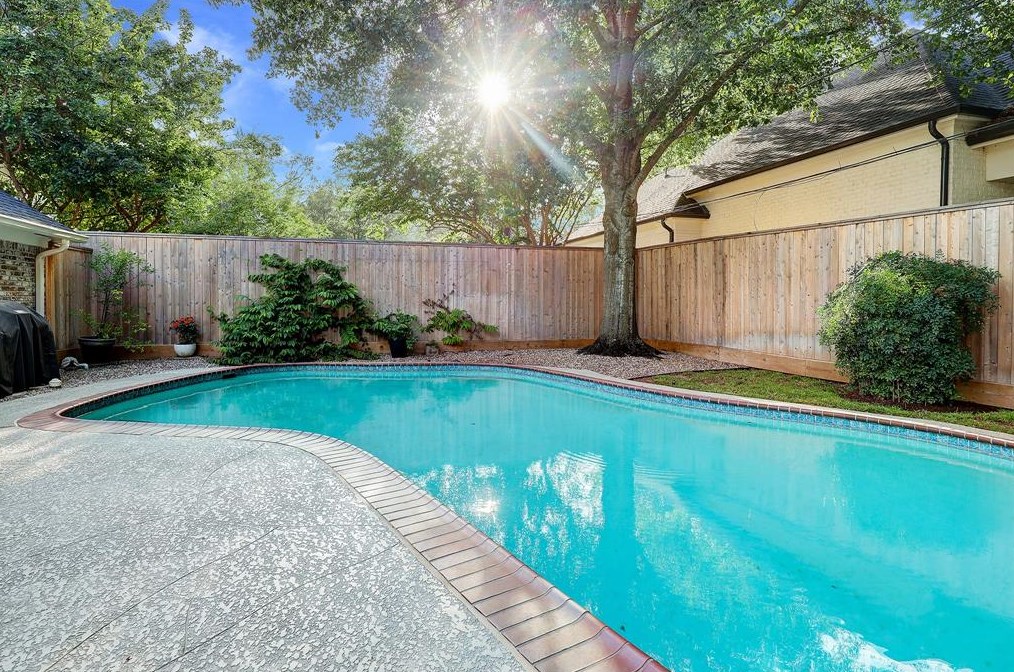 13602 Indian Crk Rd, Houston TX  77079-7138 exterior