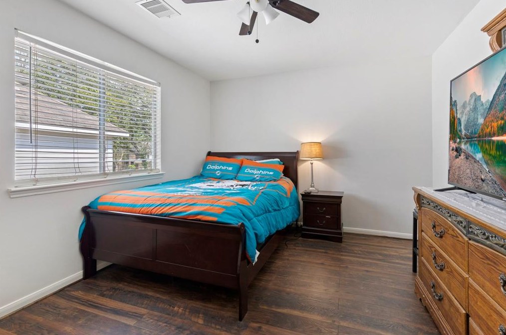 35 Peaceful Cyn Cir, Spring TX 77381-4487 exterior