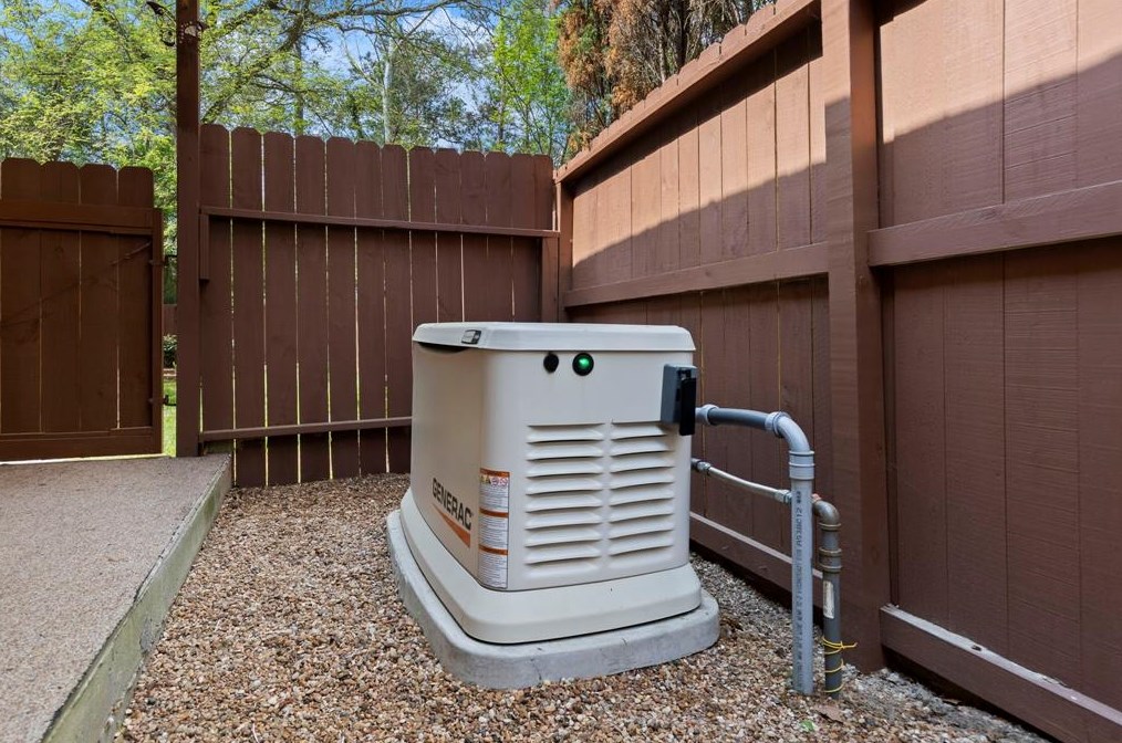 35 Peaceful Cyn Cir, Spring TX 77381-4487 exterior