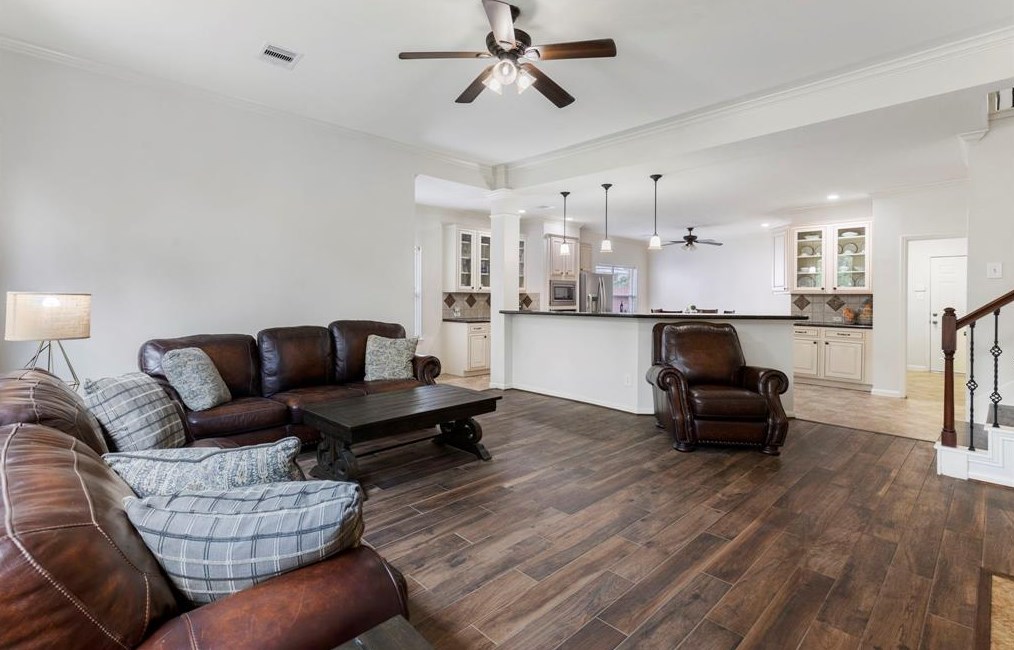 35 Peaceful Cyn Cir, Spring TX 77381-4487 exterior