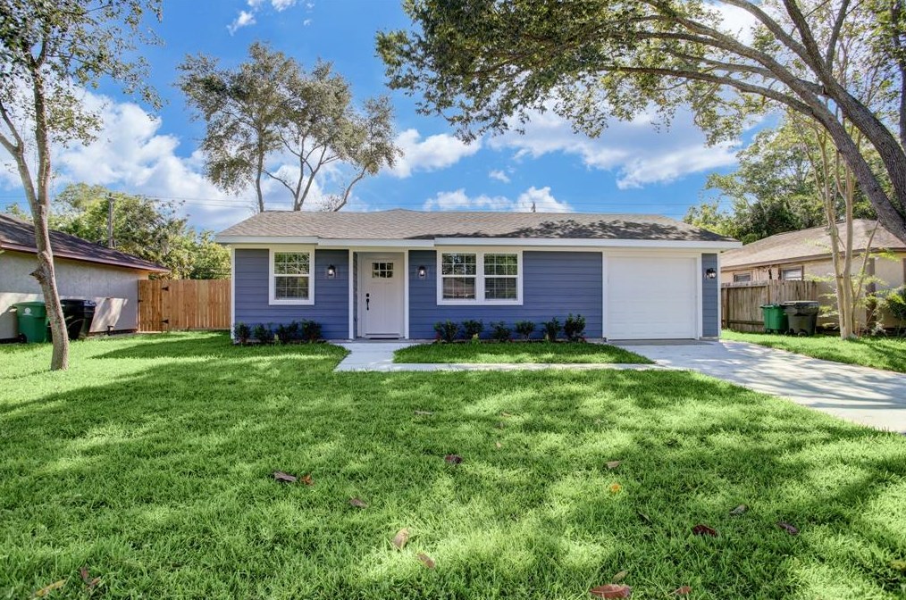 5223 Ripplebrook Dr, Houston, TX 77045