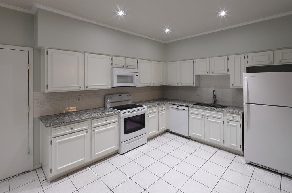 1653 Prairie Grove Dr, Houston TX  77077-3170 exterior