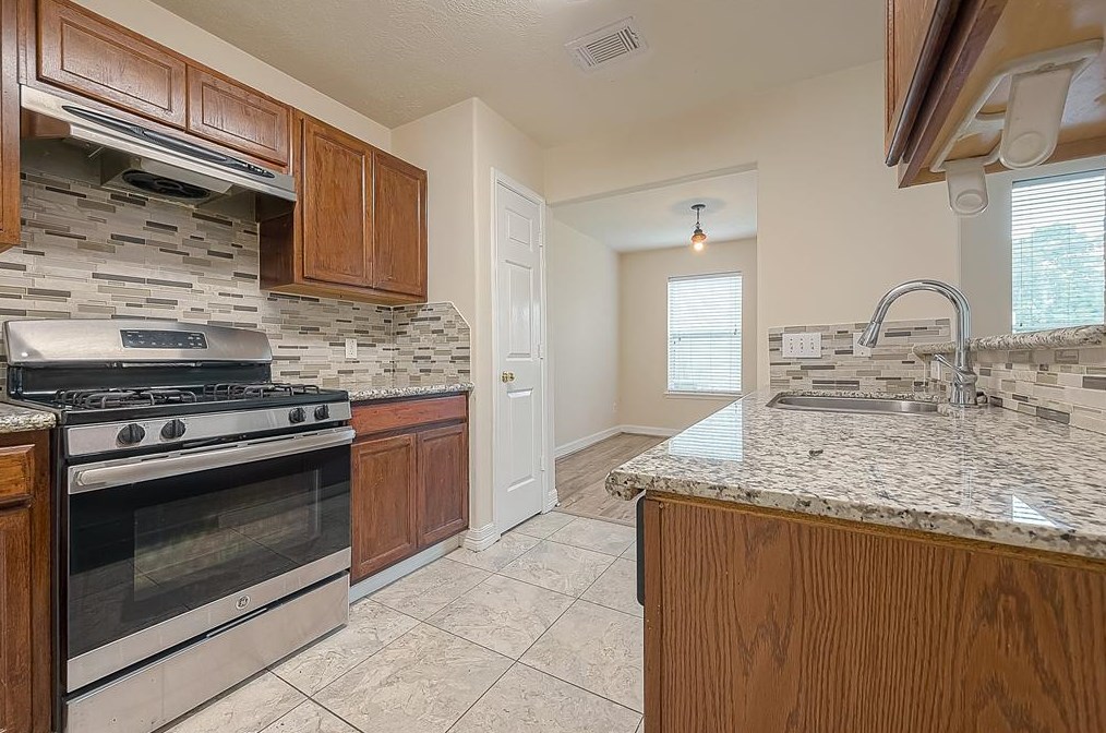 12654 Ashford Riv, Houston TX  77072-5663 exterior