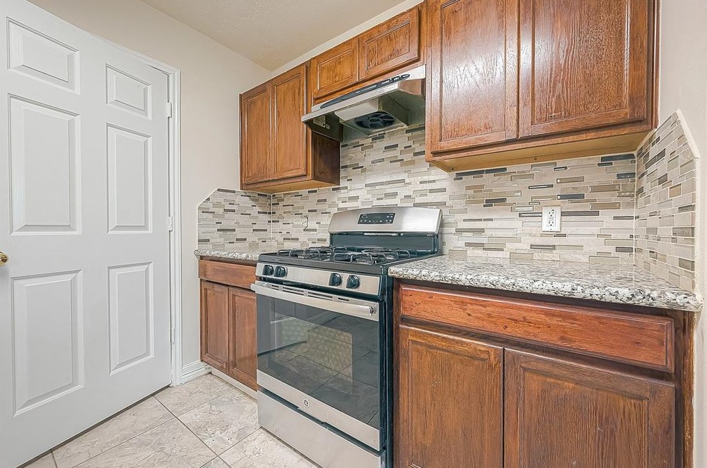 12654 Ashford Riv, Houston TX  77072-5663 exterior