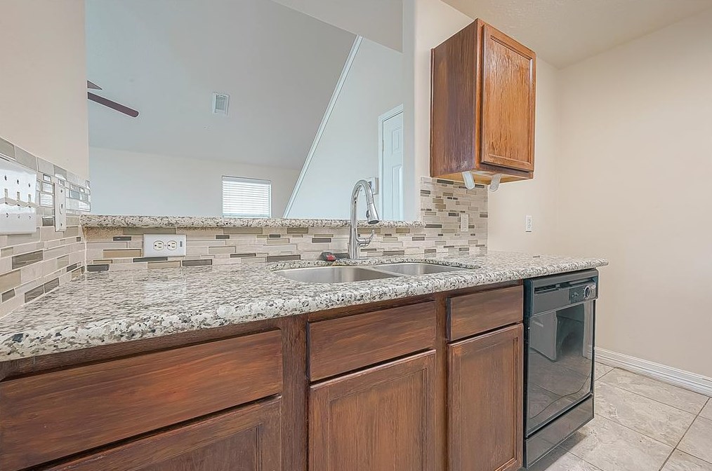 12654 Ashford Riv, Houston TX  77072-5663 exterior