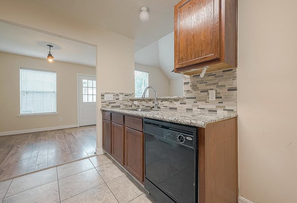 12654 Ashford Riv, Houston TX  77072-5663 exterior