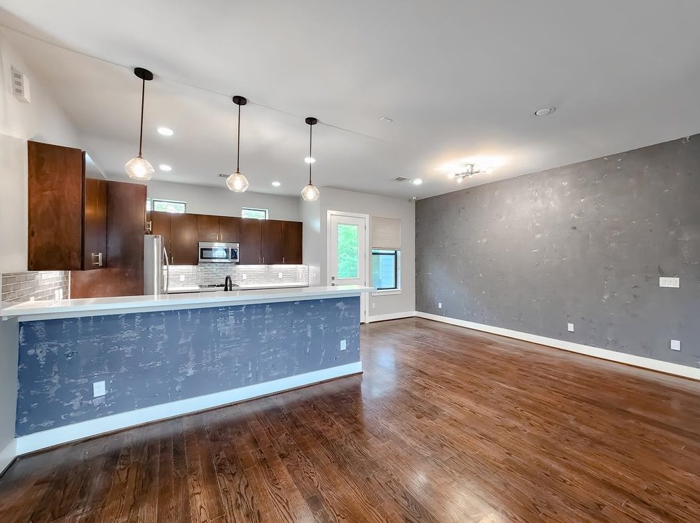 2424 Hadley St, Houston, TX 77003