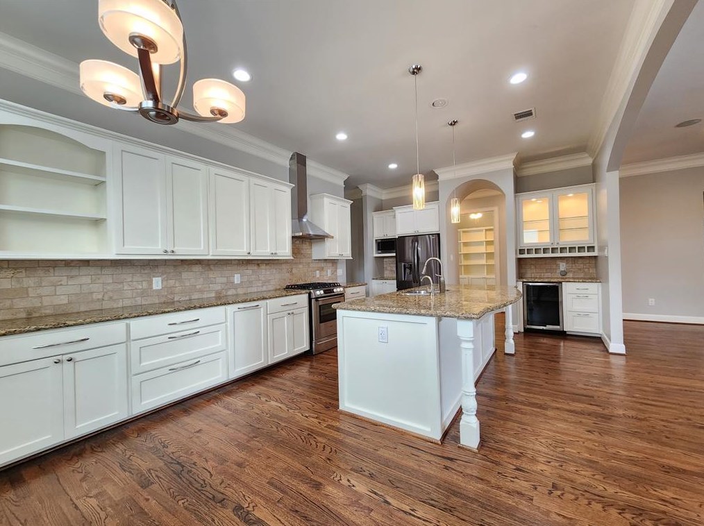 1115 Du Barry Ln, Houston, TX 77018