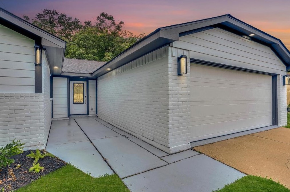 7426 Tetela Dr, Houston, TX 77083-3609