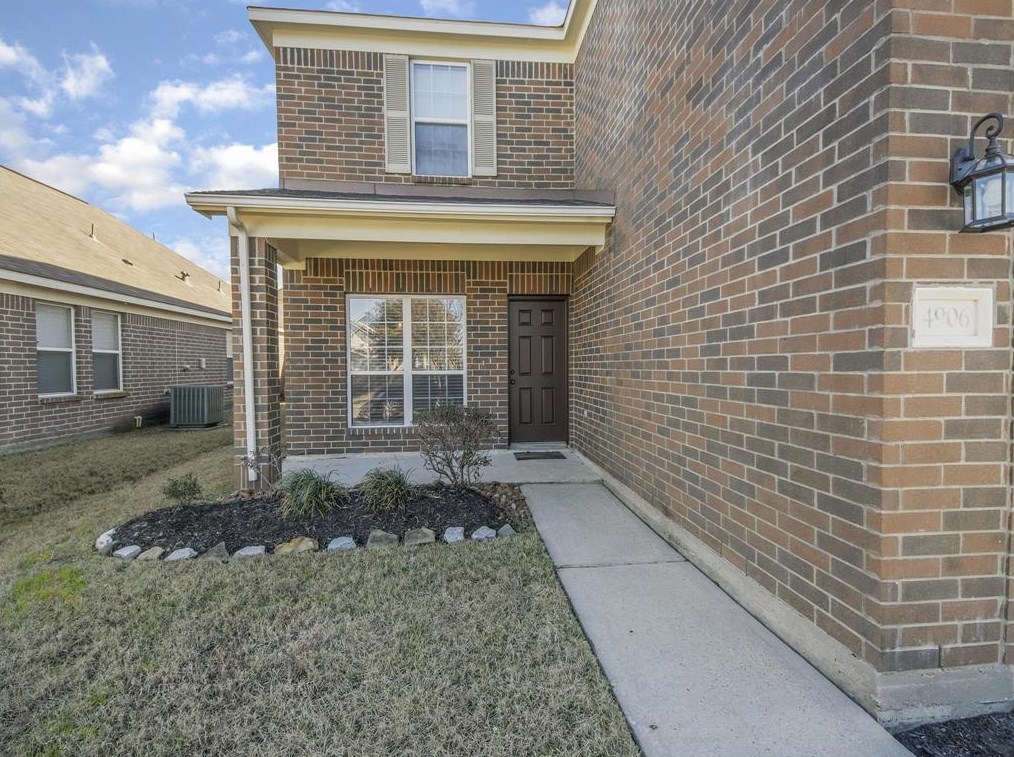 4906 Forest Hurst Gln, Spring TX  77373-2591 exterior