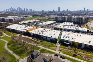 1135 W 26th St, Houston, TX 77008 - Photo 30