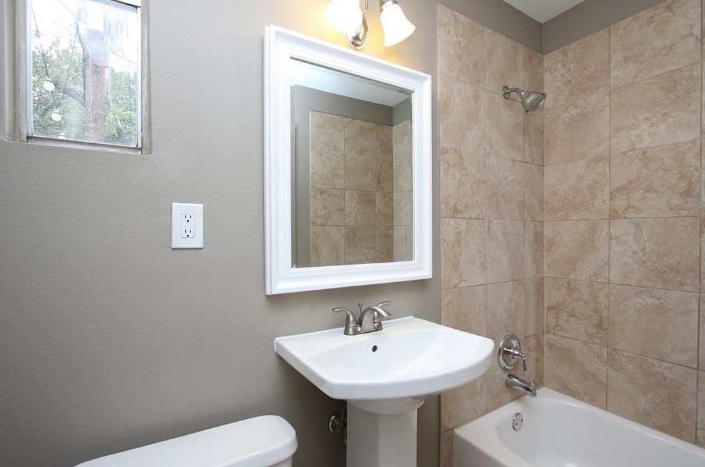 1127 Walling St, Houston TX  77009-3652 exterior