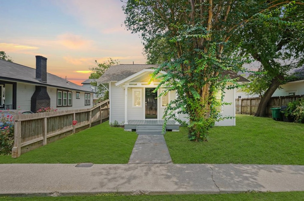 608 Northwood St, Houston, TX 77009-4511