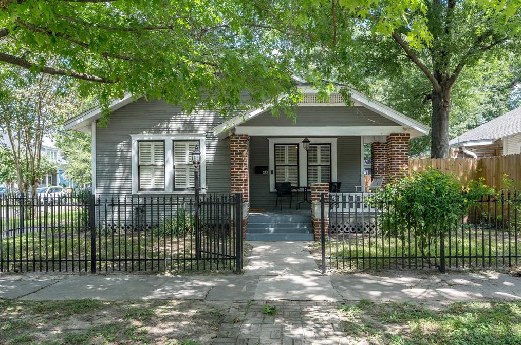 501 9 St, Houston TX  77007-1411 exterior