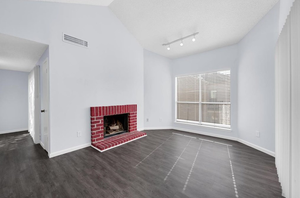 10124 Waterstone Dr, Houston TX  77042-5832 exterior