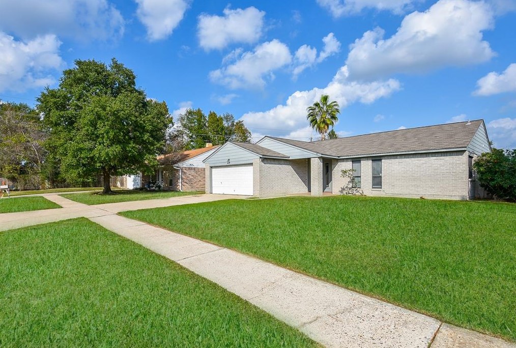 18602 Sweetmeadow Dr, Spring, TX 77379
