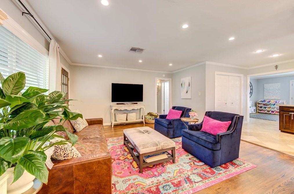 1619 Wakefield Dr, Houston TX  77018-5251 exterior