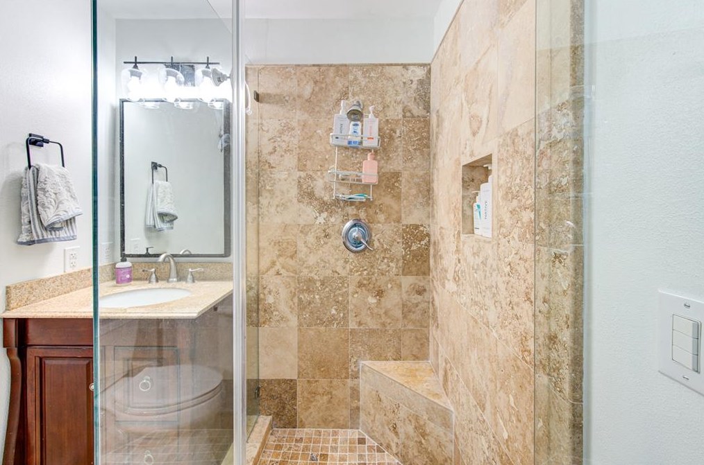 1619 Wakefield Dr, Houston TX  77018-5251 exterior