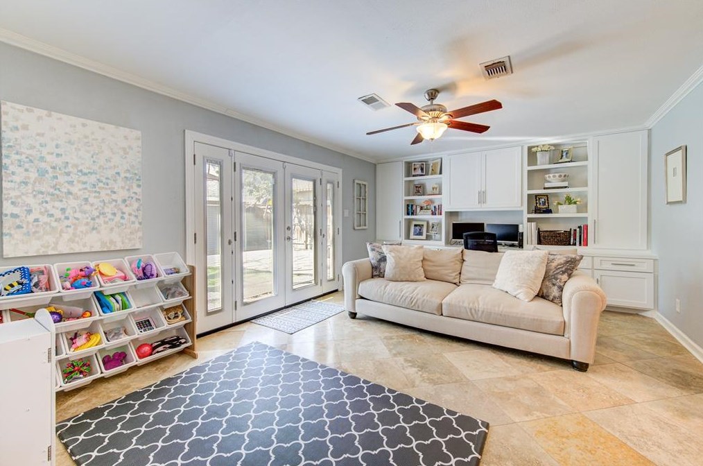 1619 Wakefield Dr, Houston TX  77018-5251 exterior