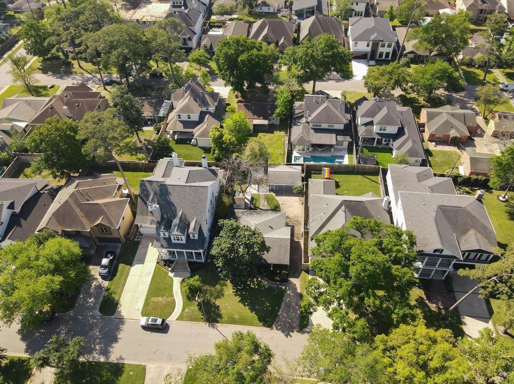 1619 Wakefield Dr, Houston TX  77018-5251 exterior