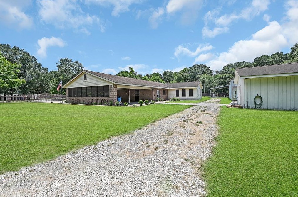 8503 Havner Ct, Houston TX  77037-2916 exterior