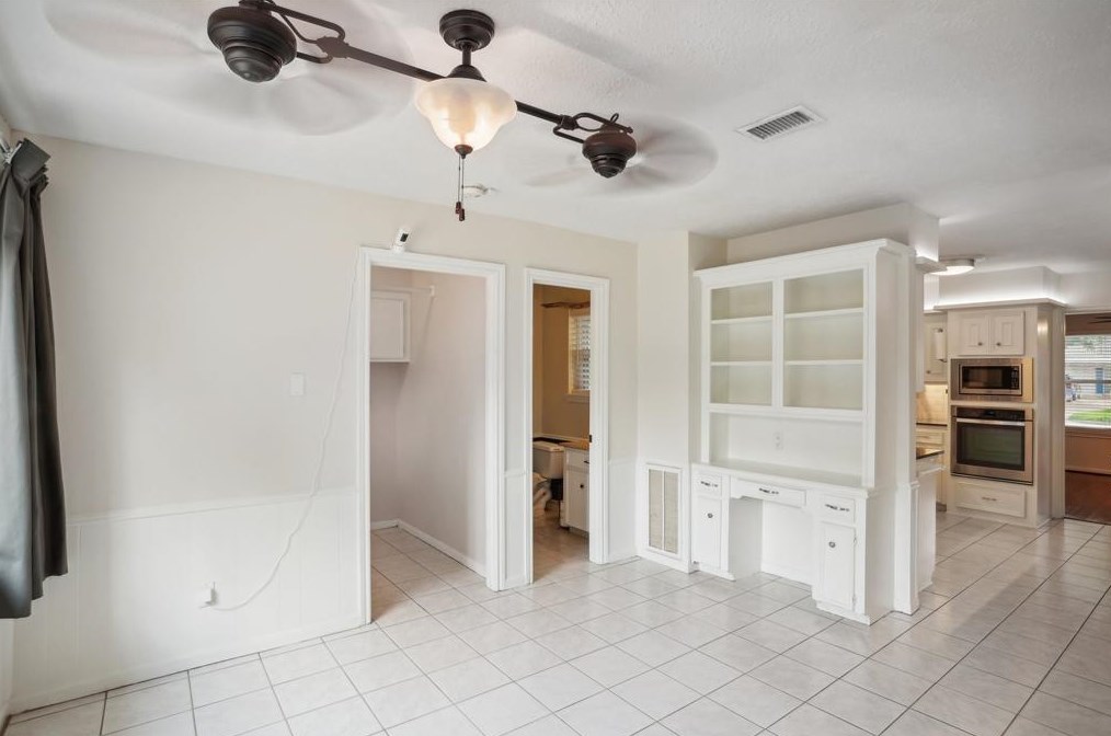 16229 Singapore Ln, Houston TX  77040-2041 exterior