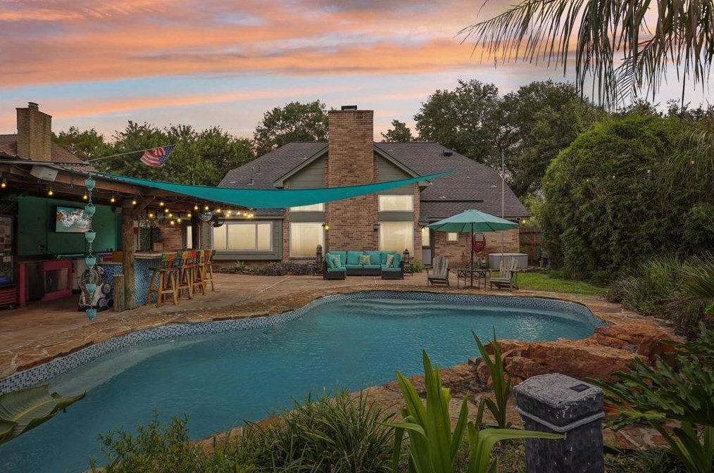 16229 Singapore Ln, Houston TX  77040-2041 exterior