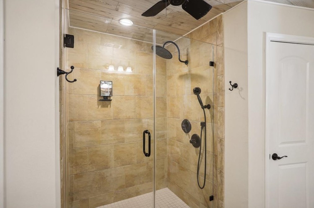 16229 Singapore Ln, Houston TX  77040-2041 exterior