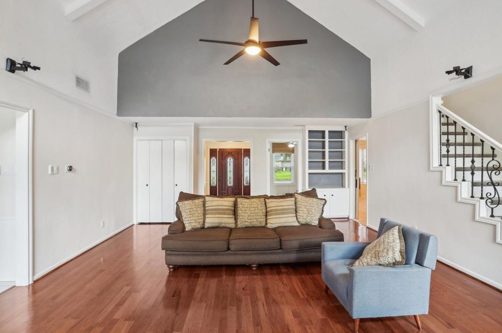 16229 Singapore Ln, Houston TX  77040-2041 exterior