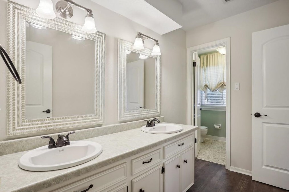 16229 Singapore Ln, Houston TX  77040-2041 exterior