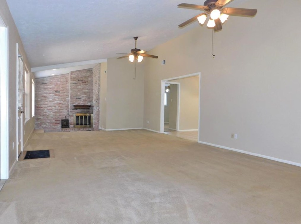 213 Hartford, Conroe, TX 77303