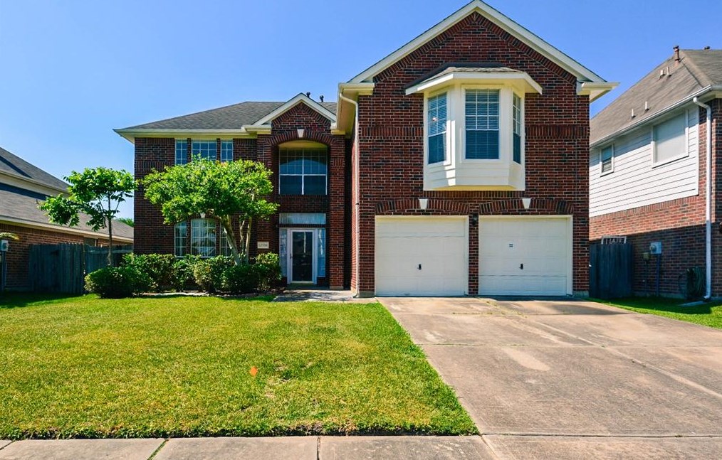 12506 Meadowglen Dr, Stafford, TX 77477