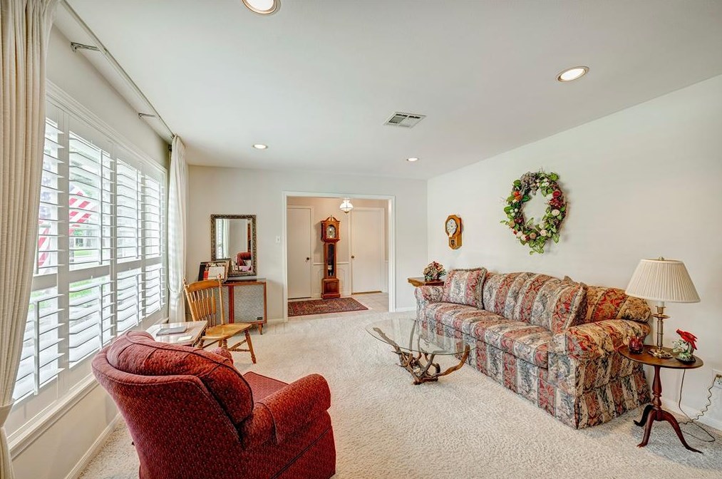 12102 Taylorcrest Rd, Houston, TX 77024-4245