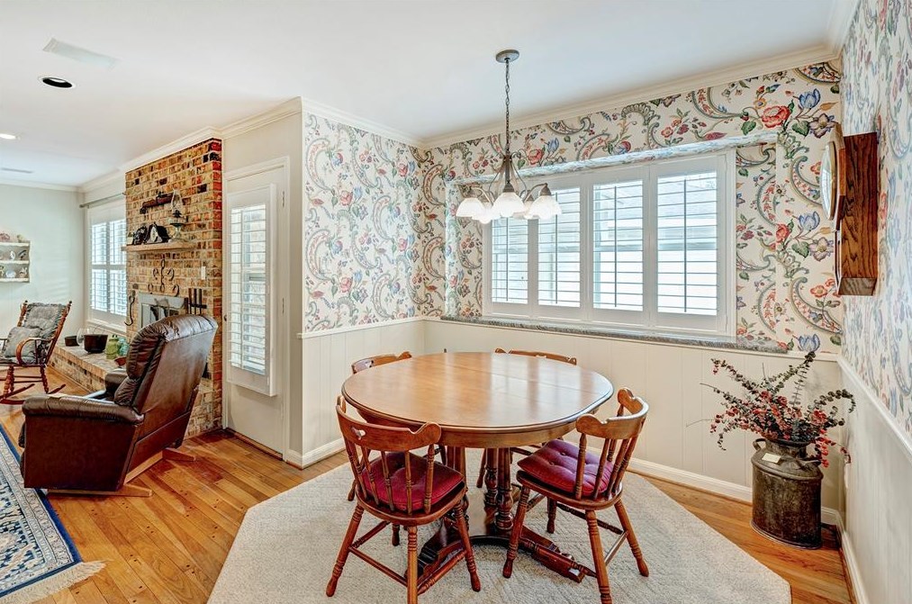 12102 Taylorcrest, Houston TX  77024-4245 exterior