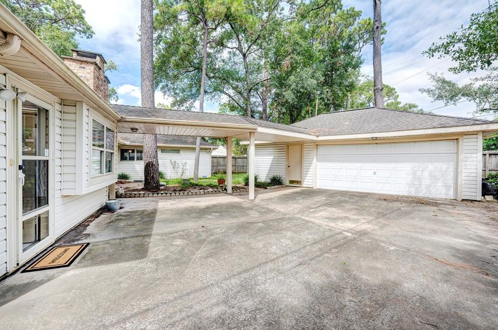 12102 Taylorcrest, Houston TX  77024-4245 exterior