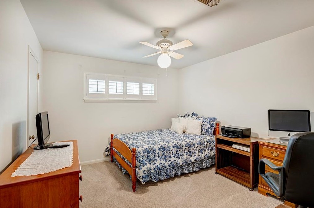 12102 Taylorcrest, Houston TX  77024-4245 exterior