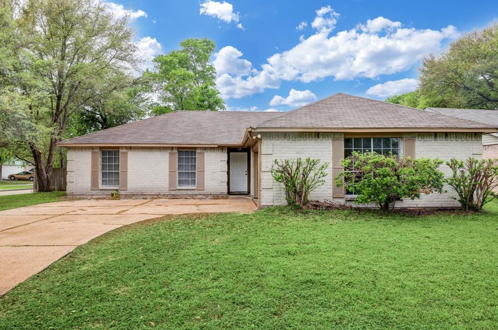 8503 Hazy Meadow Ln, Houston, TX 77040