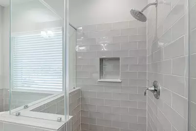 240 Julia Street #D, Houston, TX 77022 - Photo 12