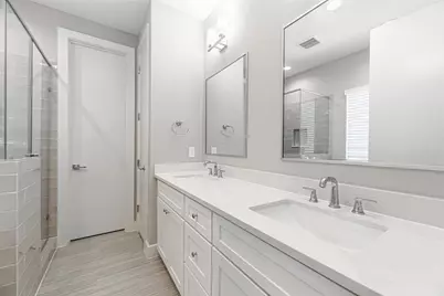 240 Julia Street #D, Houston, TX 77022 - Photo 4