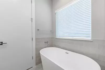 240 Julia Street #D, Houston, TX 77022 - Photo 26