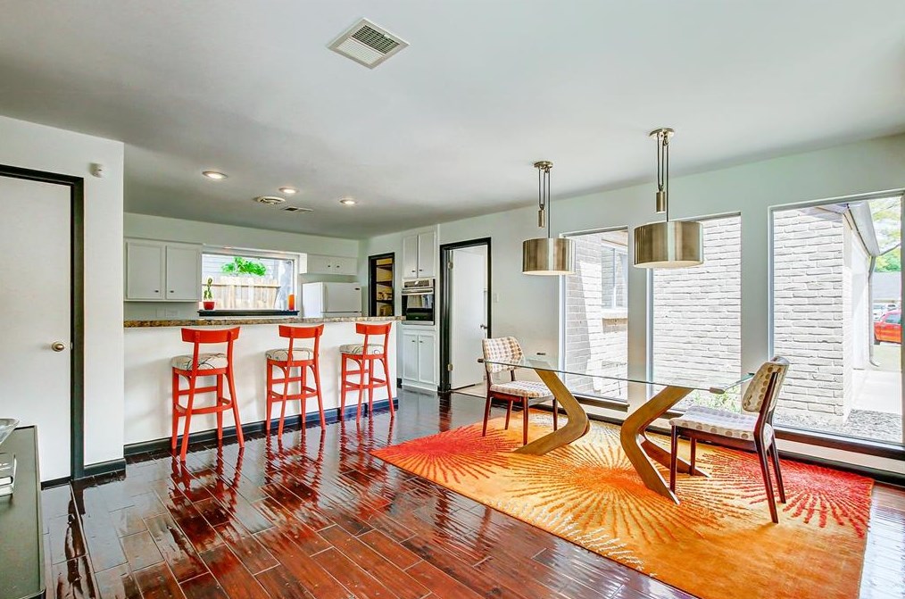 2202 Kinbrook Dr, Houston TX 77077-6115 exterior