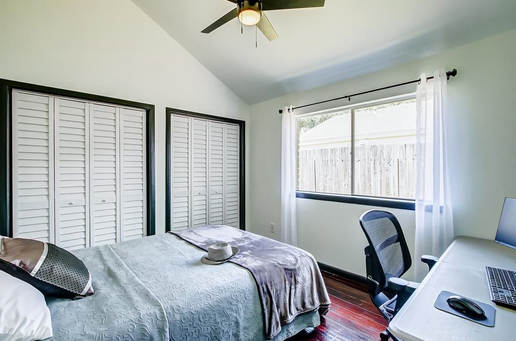 2202 Kinbrook Dr, Houston TX 77077-6115 exterior